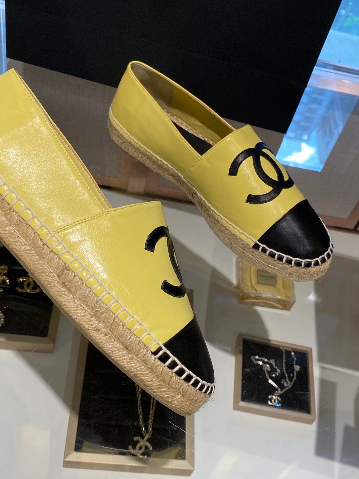 ESPADRILLES YELLOW BLACK LAMBSKIN