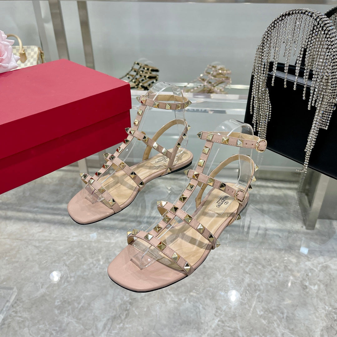 ROCKSTUD SANDAL WITH STRAPS IN LIGHT PINK CALFSKIN