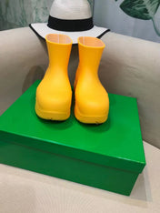 PUDDLE ANKLE BOOT IN BRIGHT YELLOW RUBBER