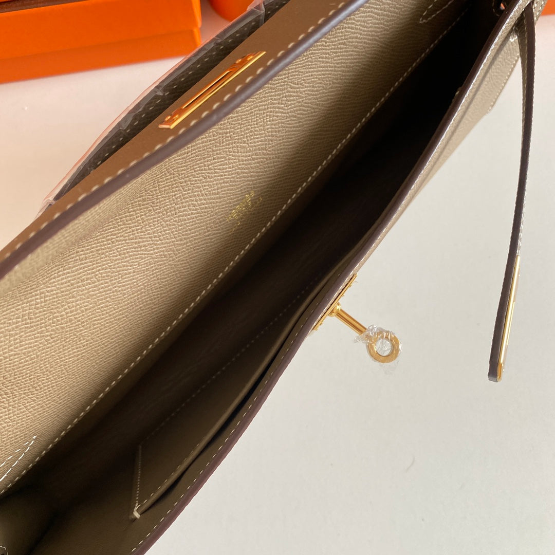 KELLY CUT 31 IN MOCHA BROWN CALFSKIN WITH GOLD HARDWARE