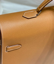 KELLY DEPECHES 38 BRIEFCASE IN GOLD TOGO CALFSKIN SILVER HARDWARE