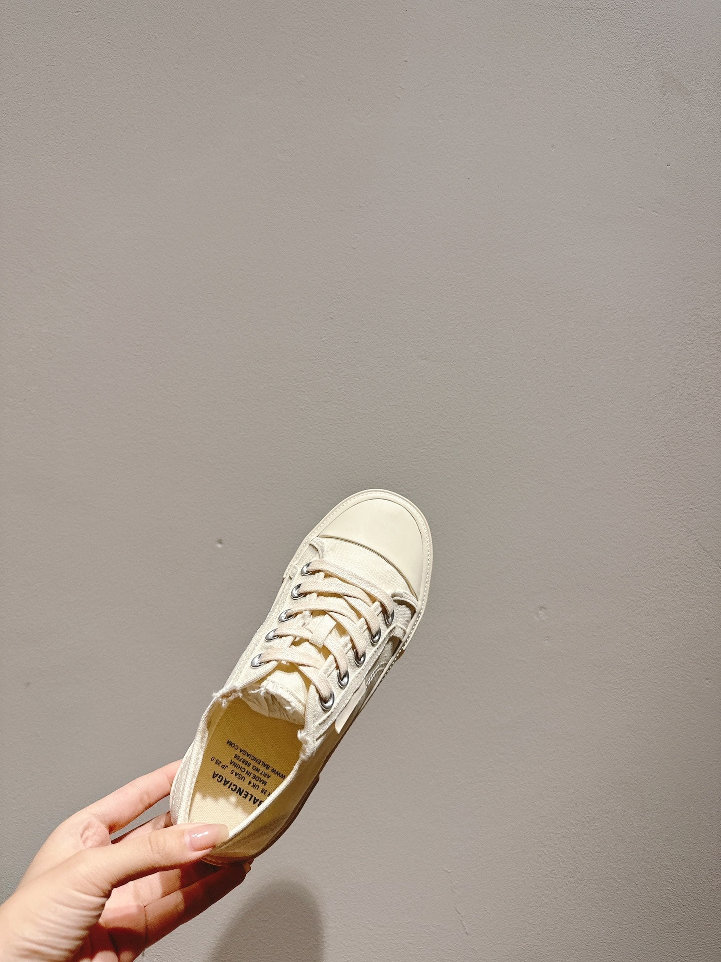 BALENCIAGA 25S SNEAKER IN CREAM WHITE CANVAS