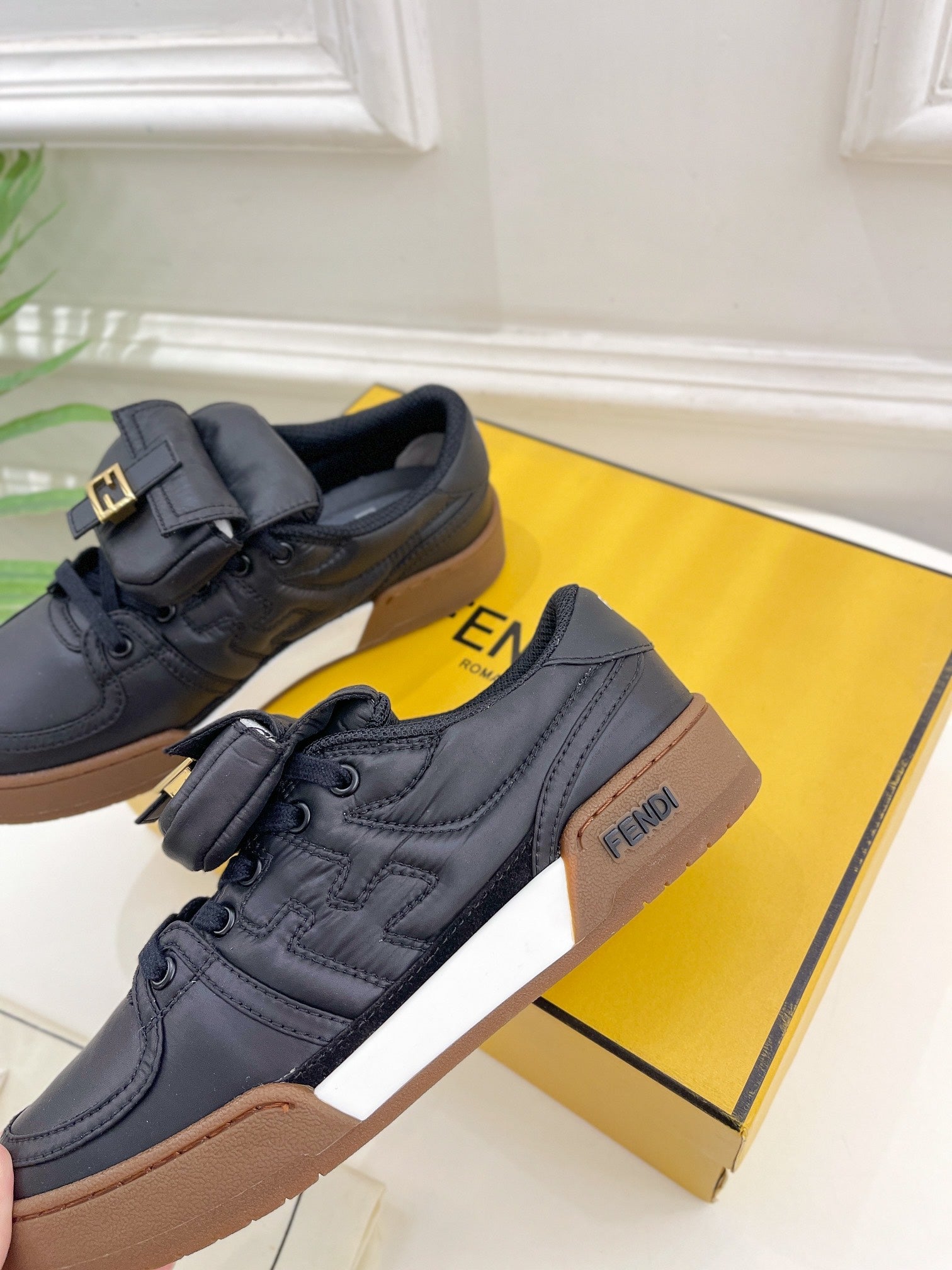 FENDI TRAINER SNEAKER IN BLACK LAMBSKIN