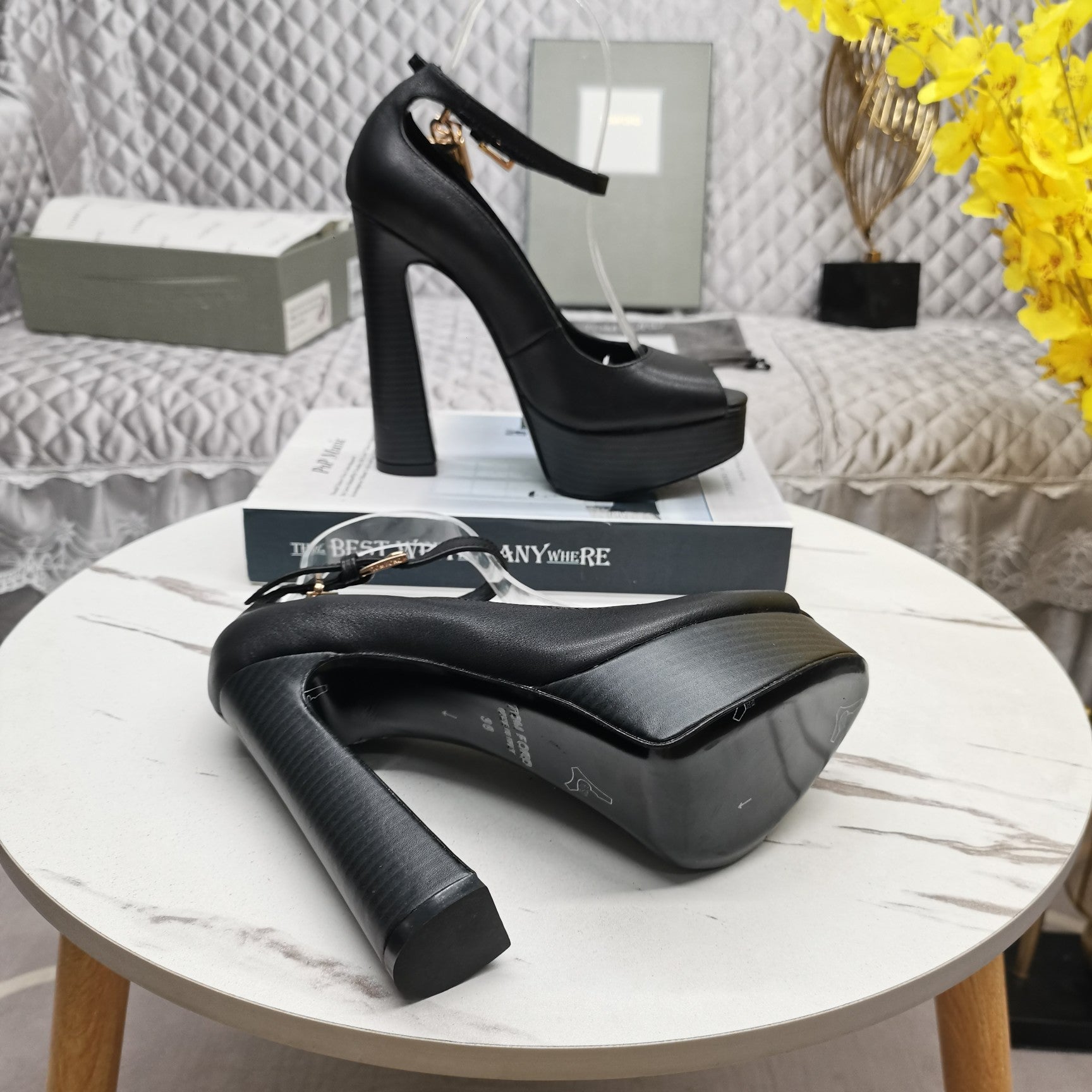 PADLOCK PLATFORM PEEP TOE PUMP 14 CM IN BLACK CALFSKIN