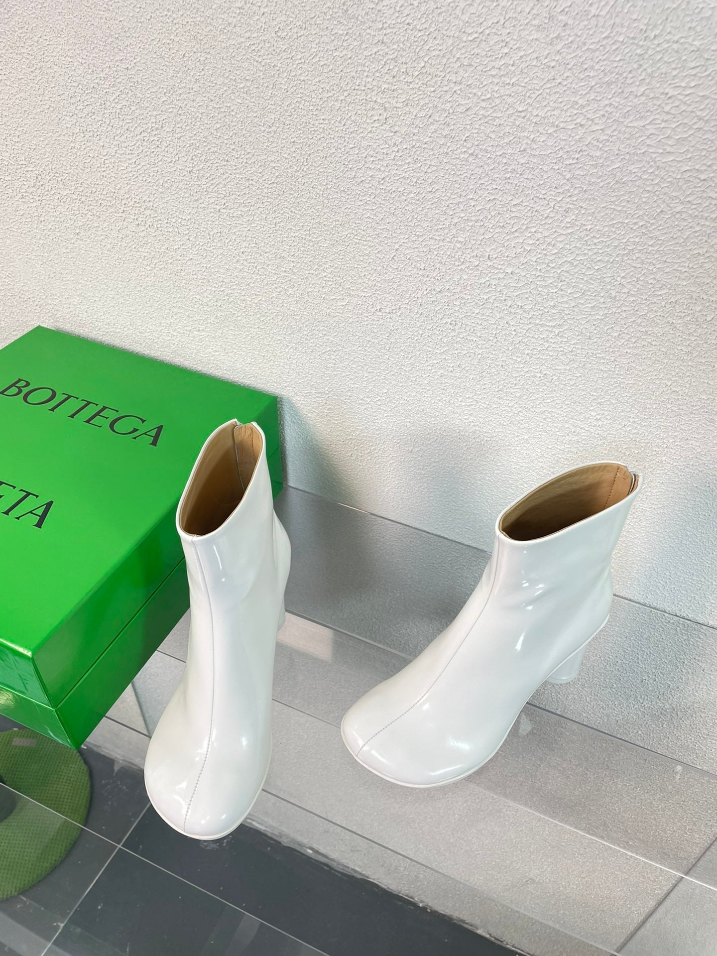 ATOMIC ANKLE BOOT IN WHITE CALFSKIN 75 MM
