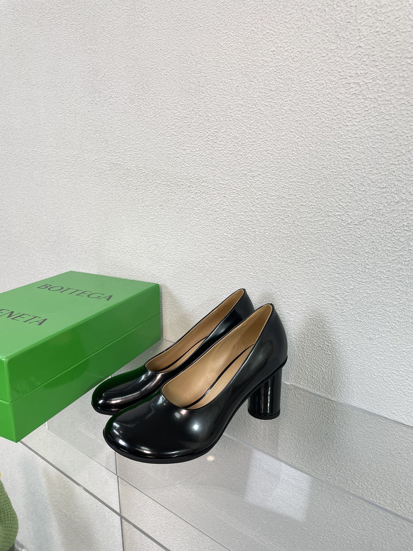 ATOMIC HIGH PUMP 9 CM IN BLACK CALFSKIN