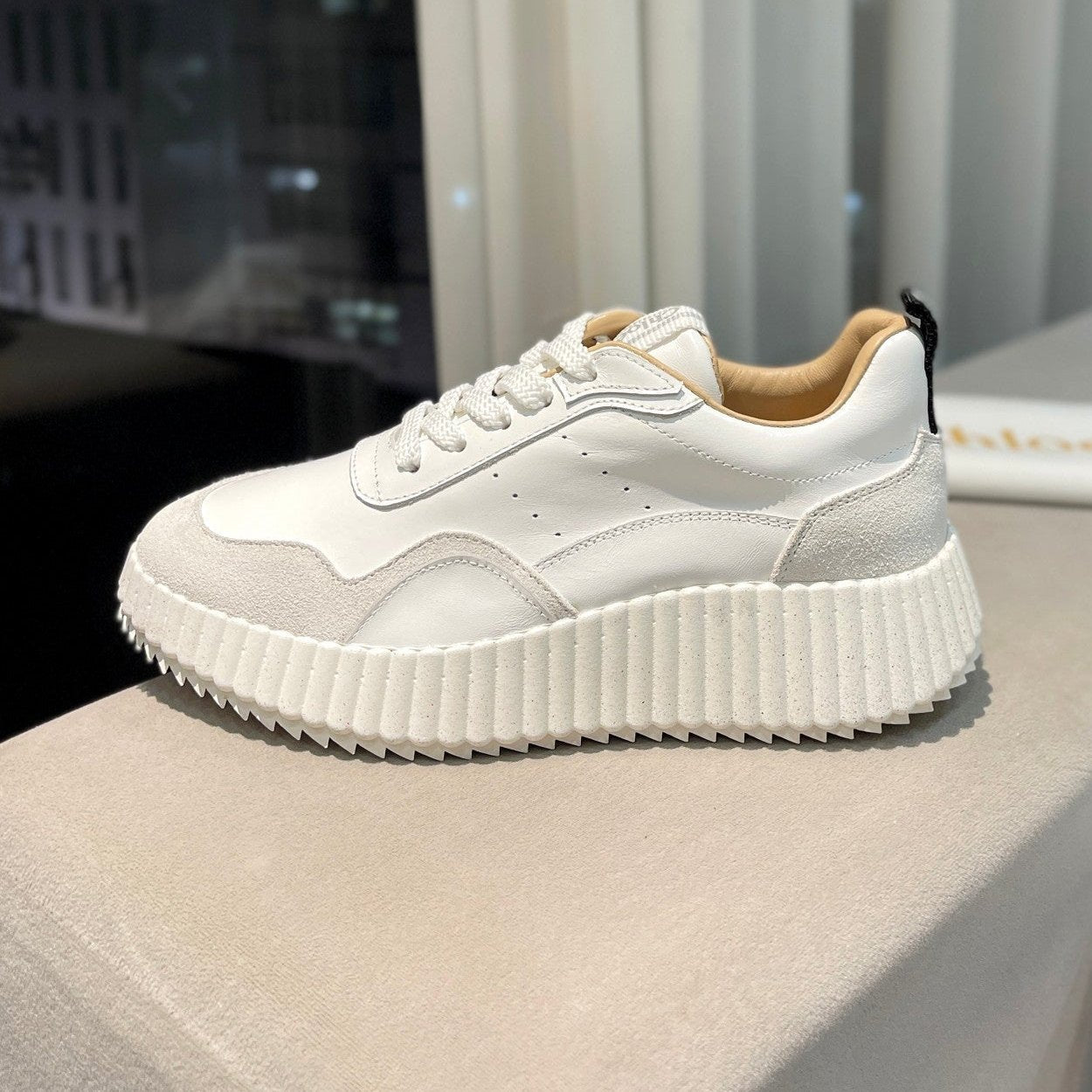 NAMA SNEAKER IN WHITE LAMBSKIN AND DOVE GREY SUEDE