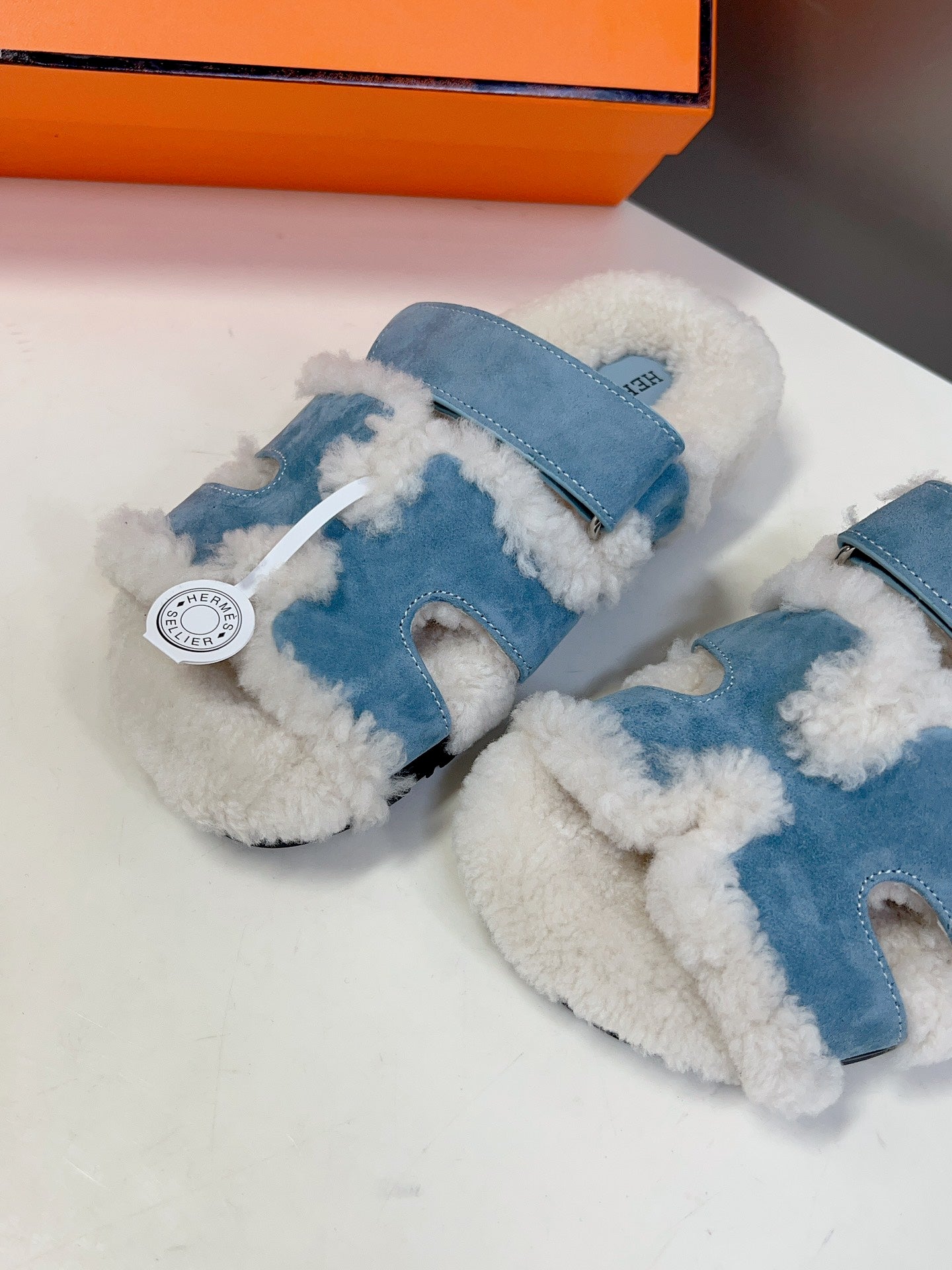 HM 26S SANDAL IN CREAM WHITE WOOL AND BLUE SUEDE