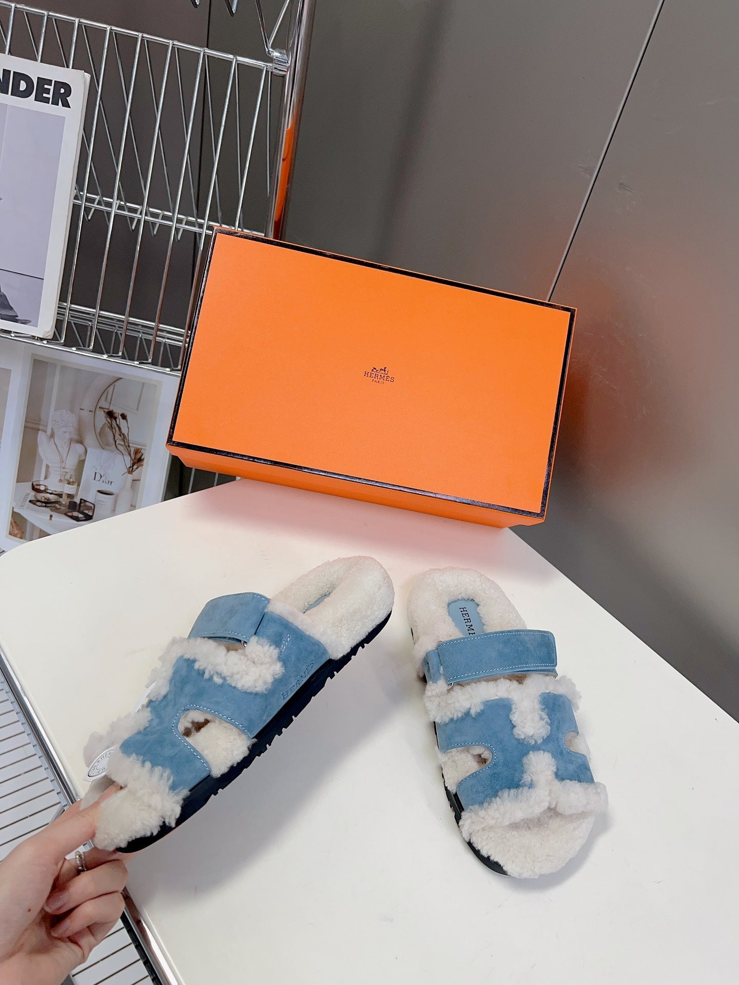 HM 26S SANDAL IN CREAM WHITE WOOL AND BLUE SUEDE