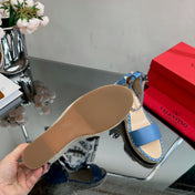 ROCKSTUD WEDGE 85 MM IN ROYAL BLUE  CALFSKIN