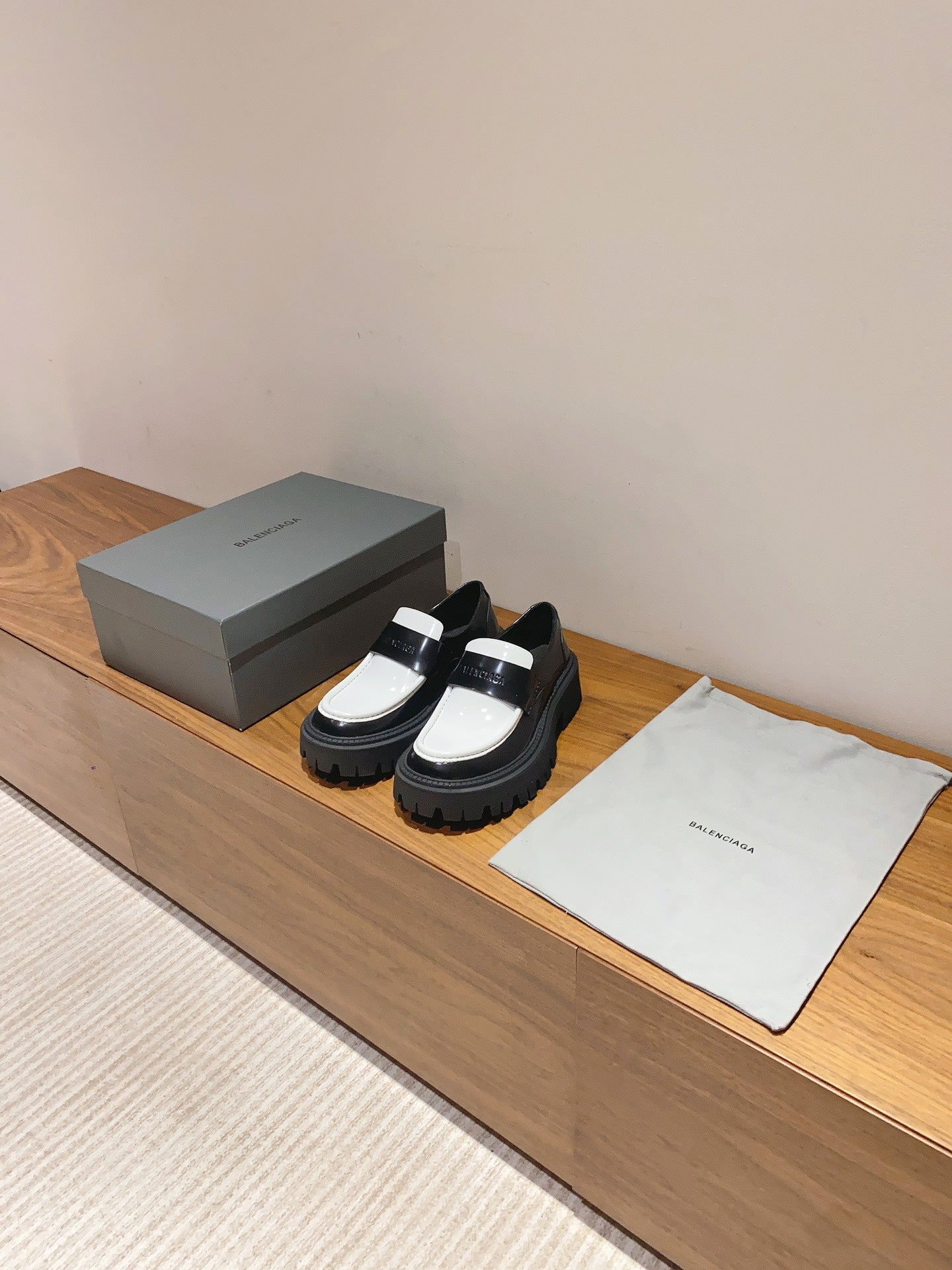 BALENCIAGA 25S LOAFERS IN BLACK MIX WHITE CALFSKIN