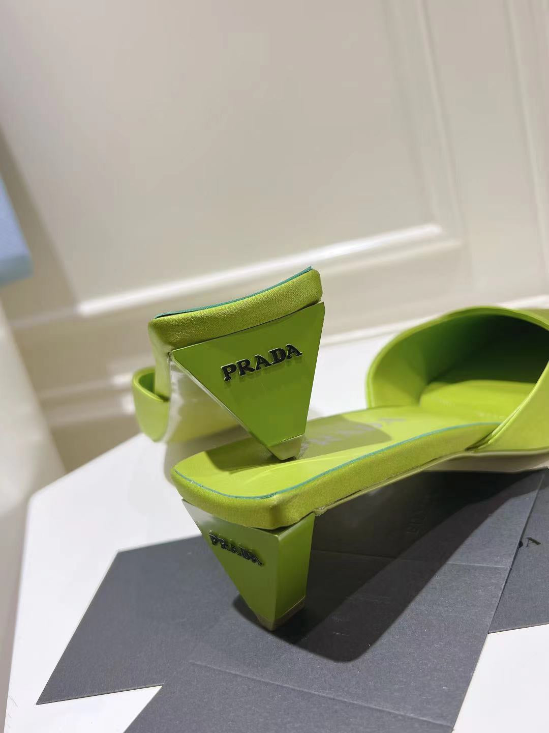 PRA SQUARE TOE MULES PEAR SATIN