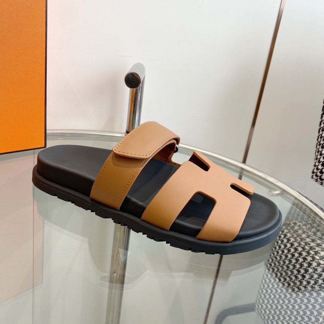Chypre Sandal Brown Mastic Calfskin Leather