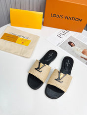 LV 26S FLAT SLIDES IN BLACK CALFSKIN AND BEIGE RAFFIA