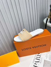 LV 26S FLAT SLIDES IN WHITE CALFSKIN AND BEIGE RAFFIA