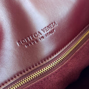 MEDIUM LIBERTA 30 IN WINE RED SMOOTH CALFSKIN GOLD HARDWARE