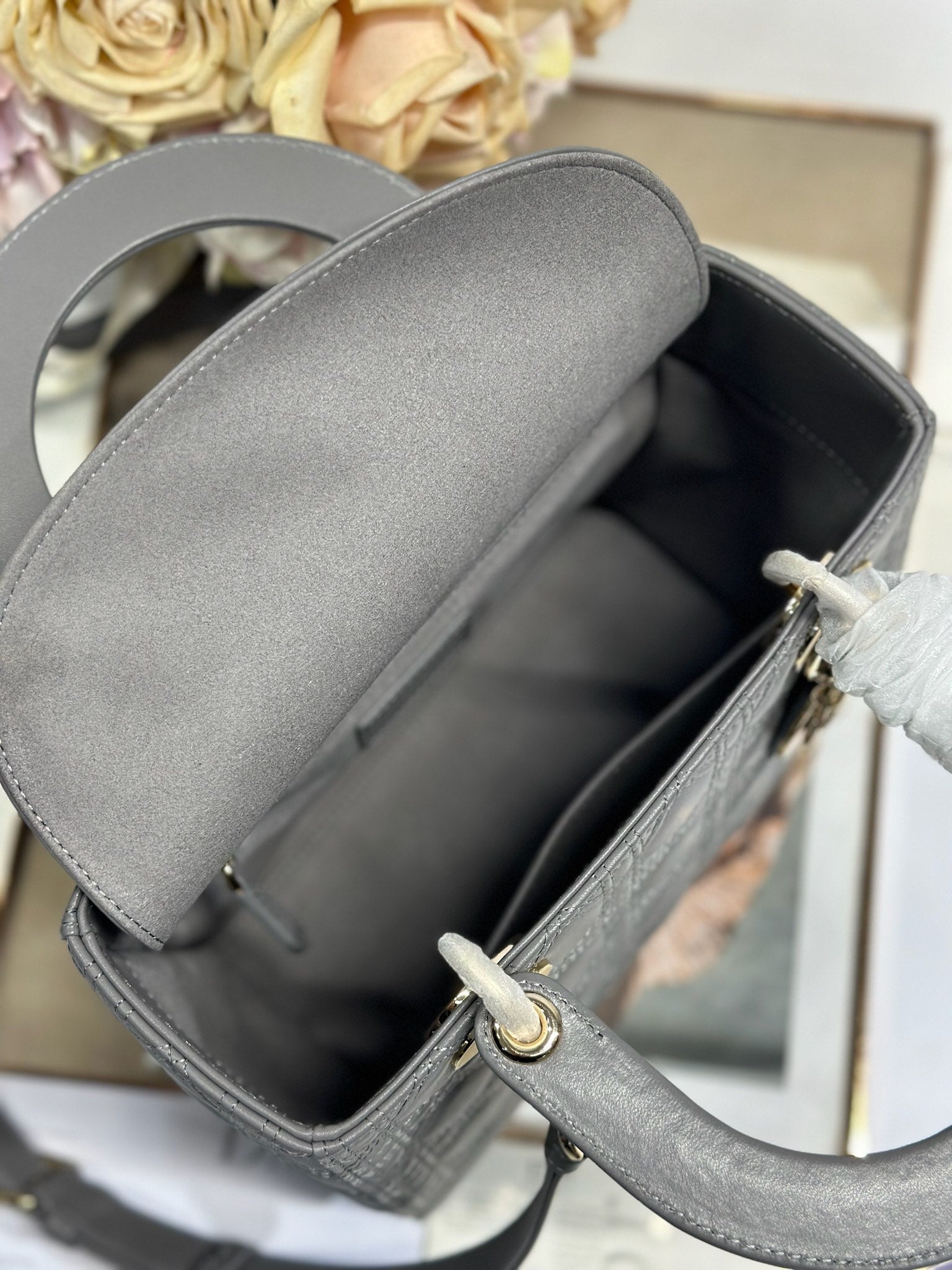 LADY SMALL BAG 24 IN GREY MACROCANNAGE LAMBSKIN GOLD HARDWARE