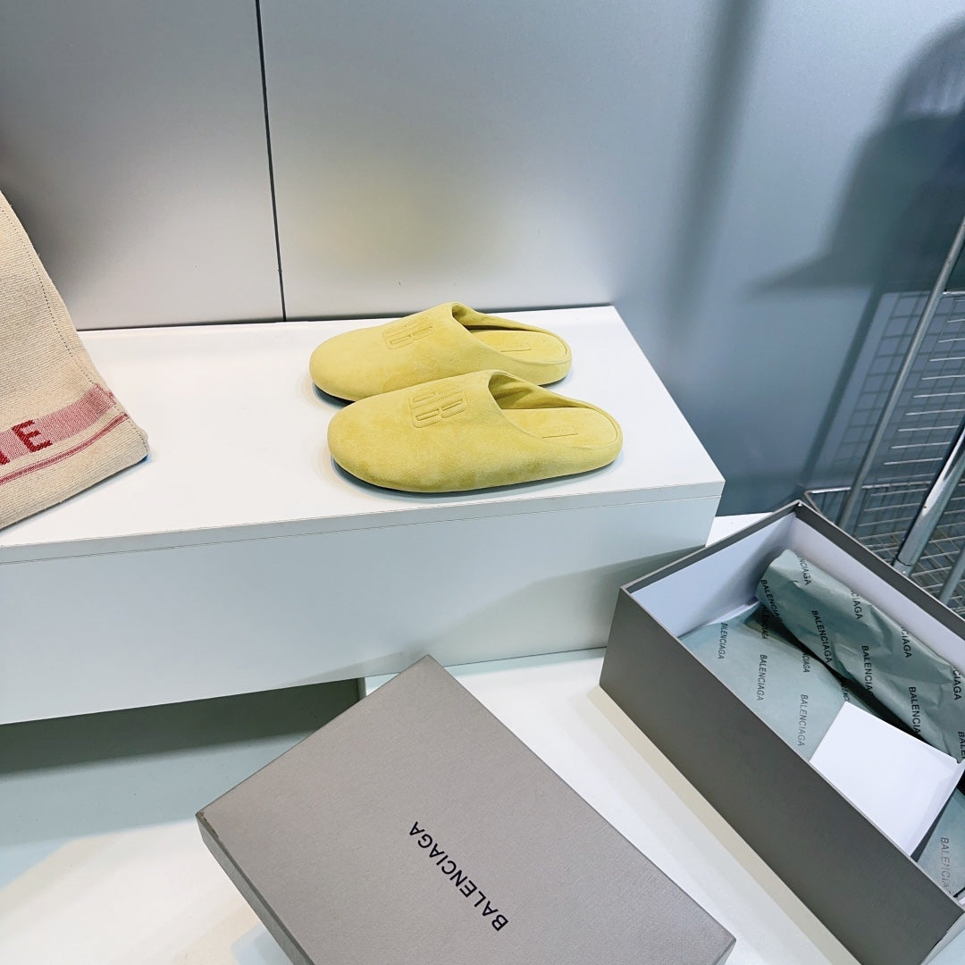 BALENCIAGA 25S MULES IN LIGHT YELLOW SUEDE