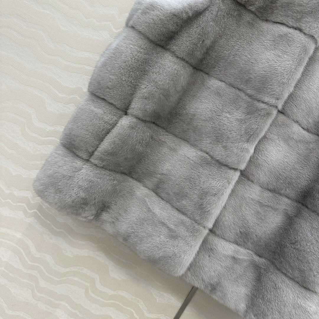 DIOR 25S SLEEVELESS MINK VEST 582