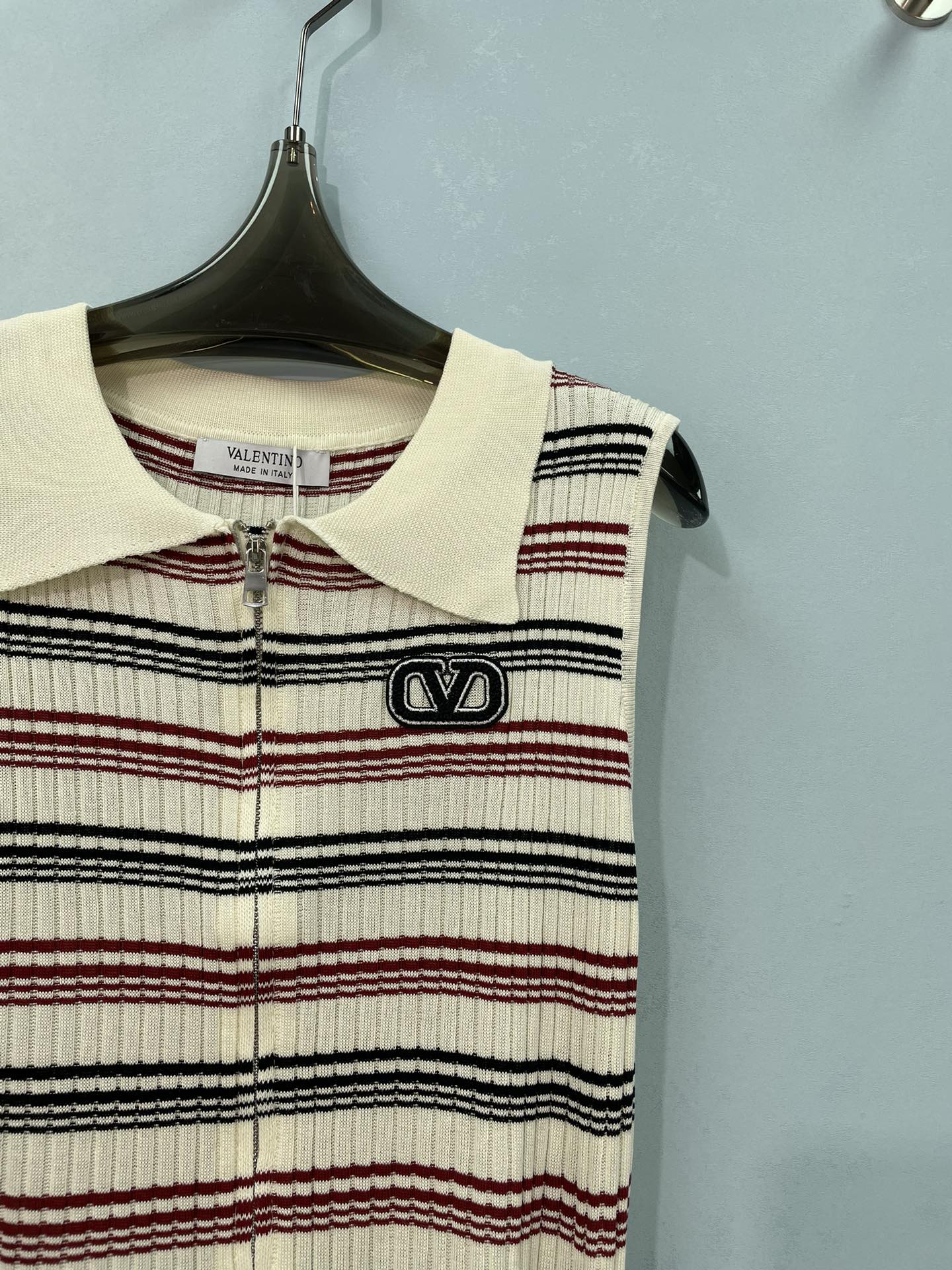 VALENTINO 26S KNIT ZIP-UP POLO TOP 431