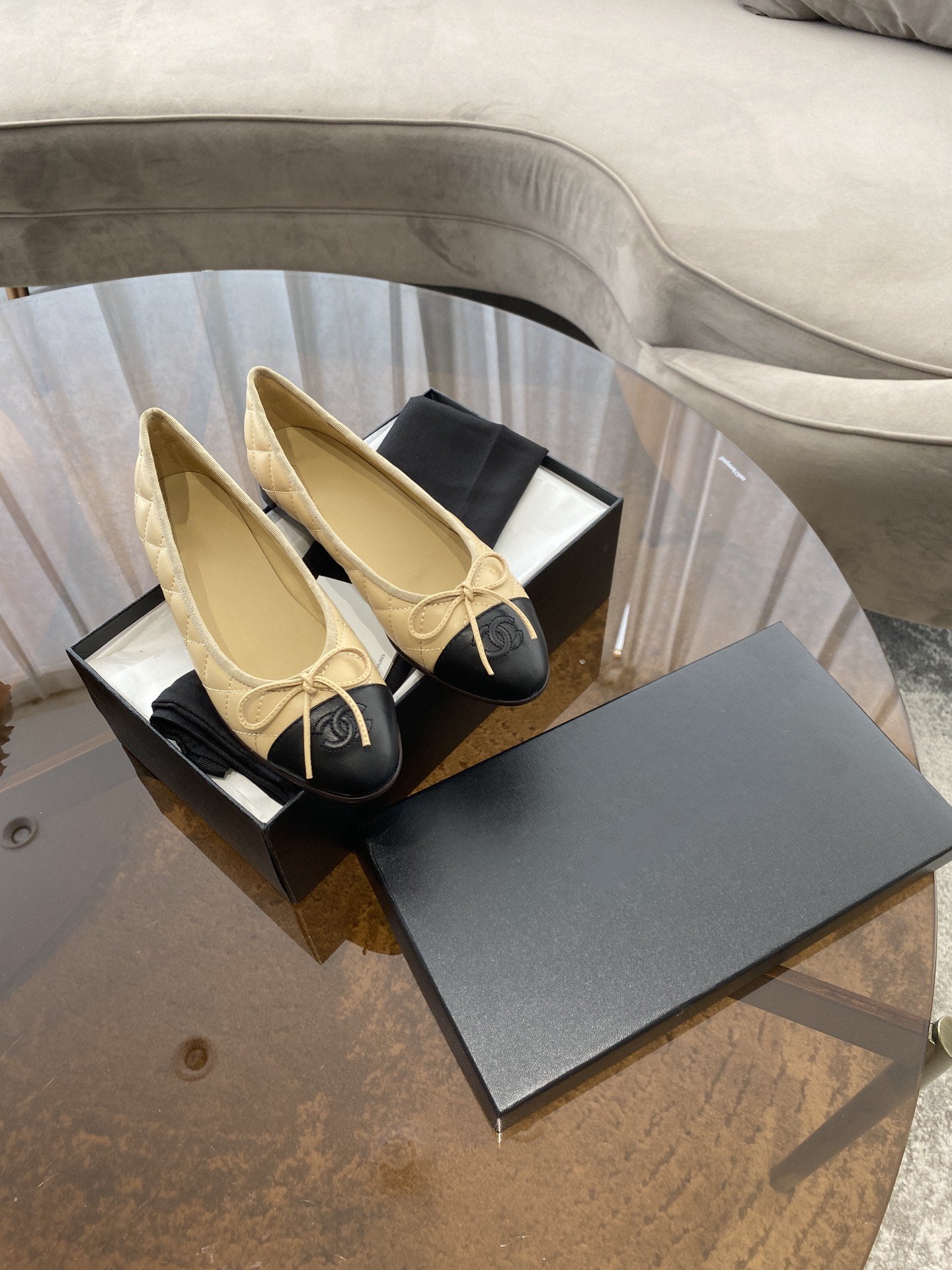 BALLET FLATS BEIGE BLACK QUILTED LAMBSKIN