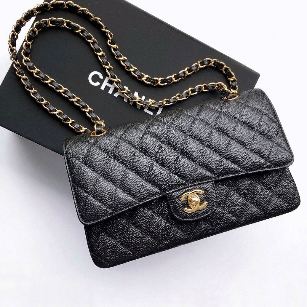 FLAP BAG 25 IN BLACK CAVIAR LEATHER GOLD HARDWARE