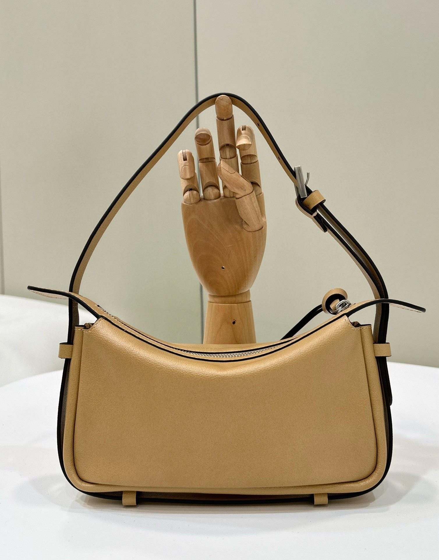 SIMPLY MINI 22 IN LIGHT BROWN GRAINED CALFSKIN