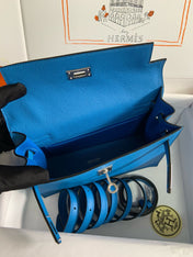 KELLY DANSE 22 EVERCOLOR BLUE IN CALFSKIN SLIVER HARDWARE