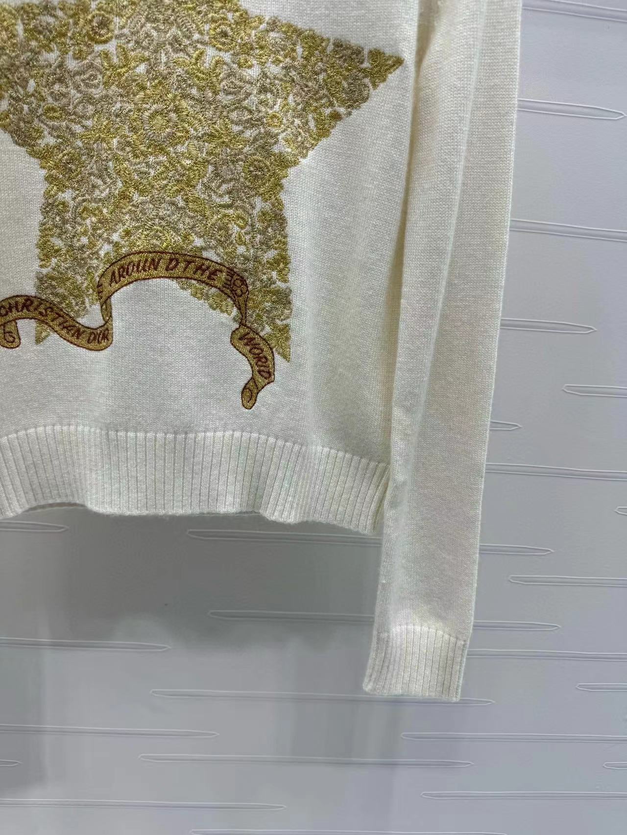 CD Sweaters and Cardigans Wool 255