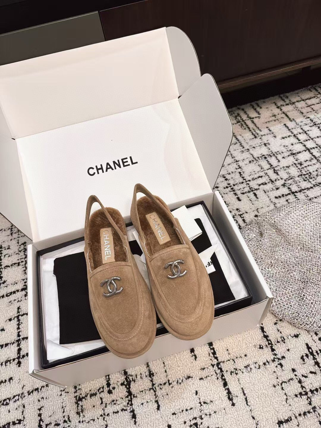 SLINGBACK LOAFER IN DARK BEIGE SUEDE AND SHEARLING