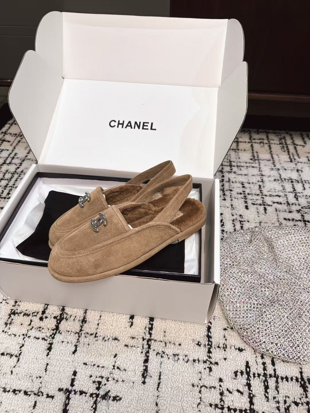 SLINGBACK LOAFER IN DARK BEIGE SUEDE AND SHEARLING