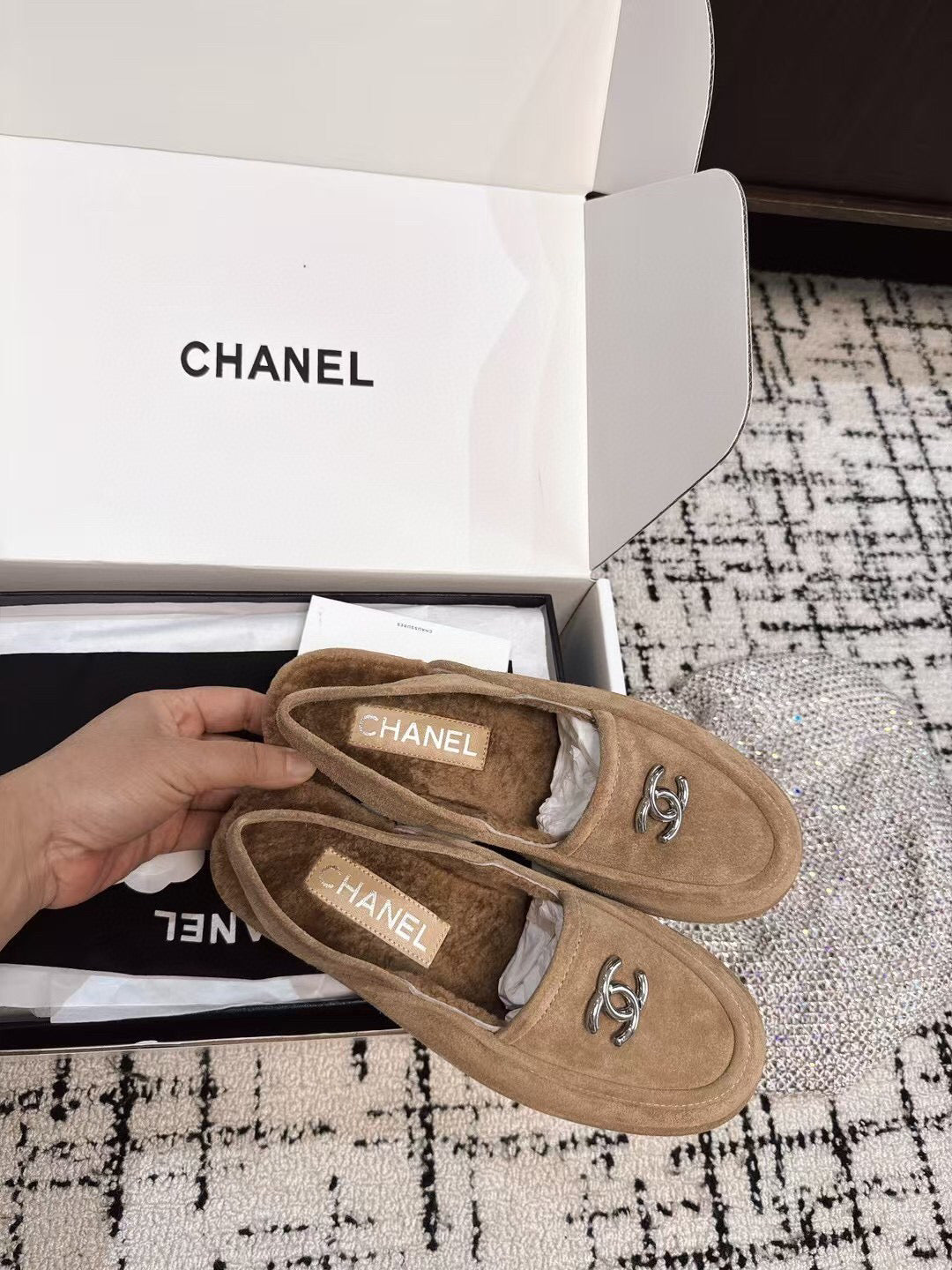 SLINGBACK LOAFER IN DARK BEIGE SUEDE AND SHEARLING
