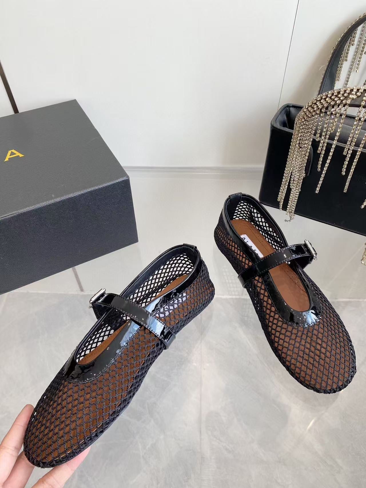 MARY JANE SHOES IN BLACK MESH AND LEATHER
