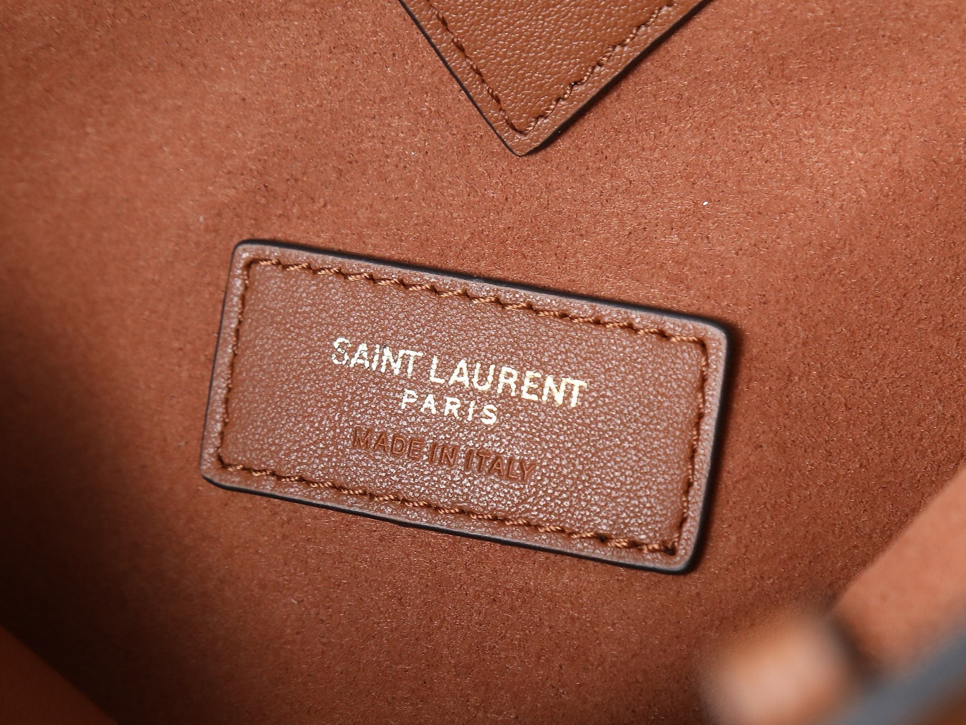 YSL Y BUCKET BAG 30 IN BROWN CALFSKIN