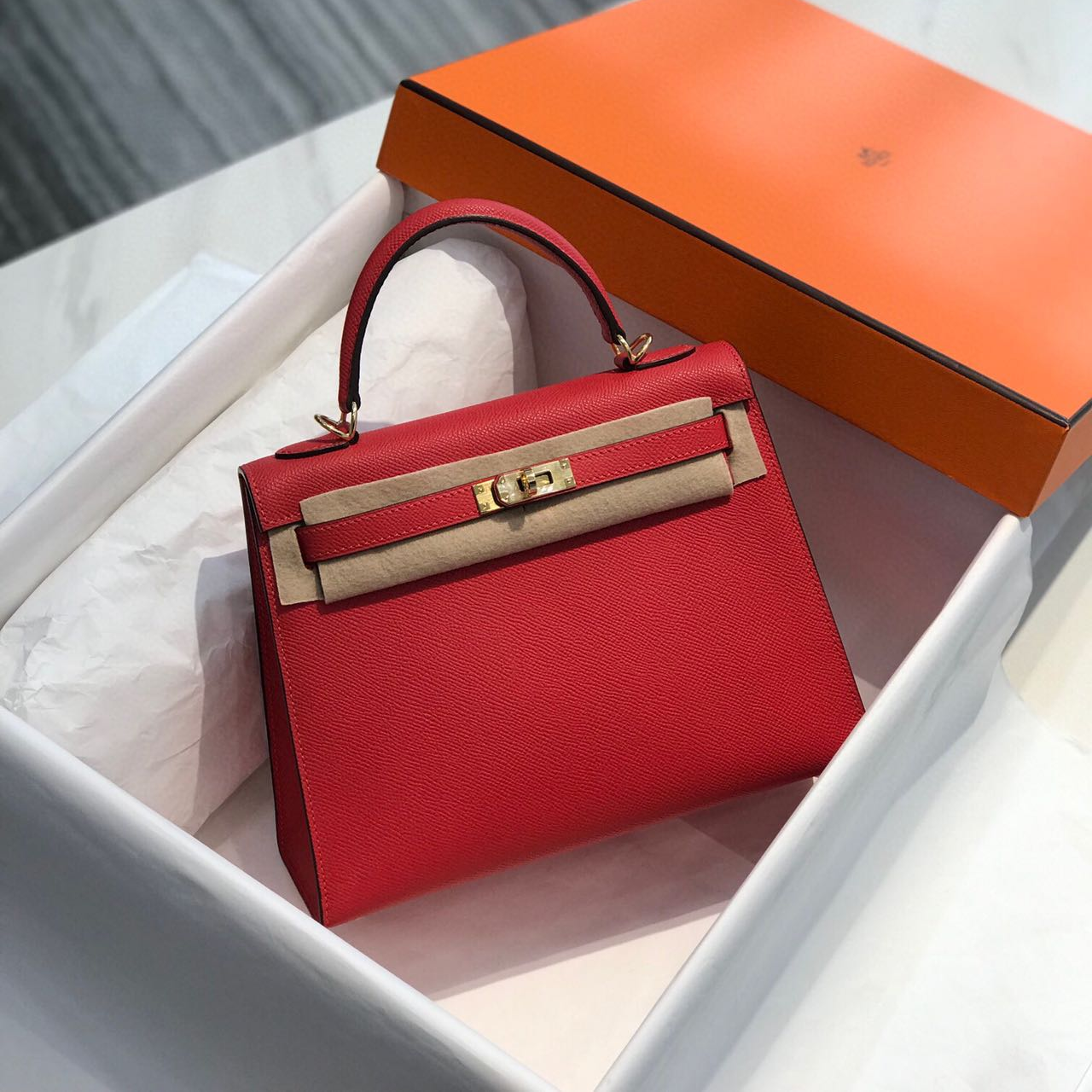 KELLY HANDBAG 28 IN ROUGE CASAQUE RED EPSOM LEATHER GOLD HARDWARE