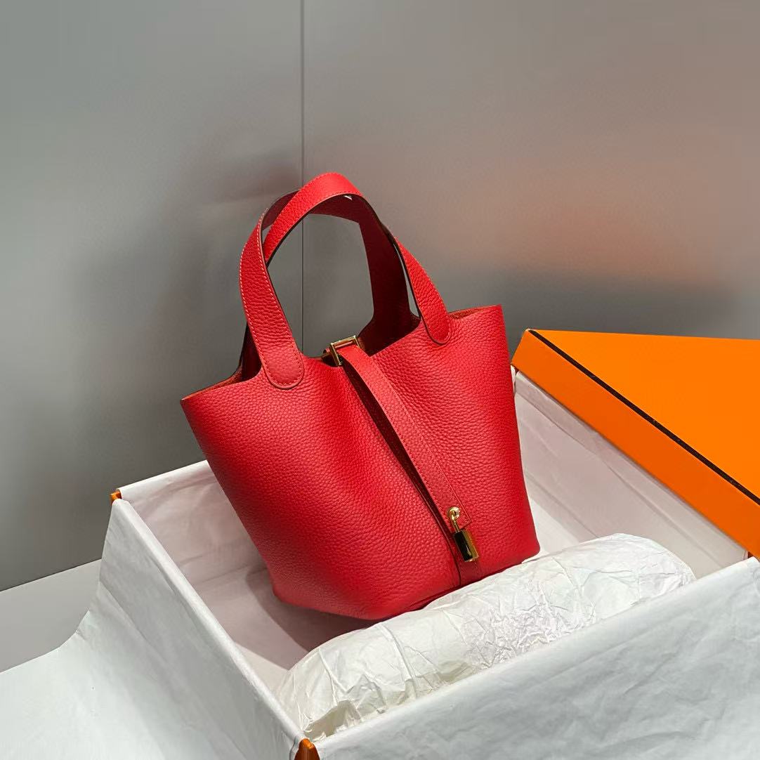 HM PICOTIN LOCK 18 RED CALFSKIN
