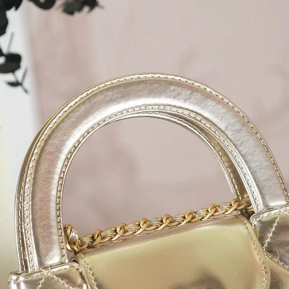 CC COCO HANDLE BAG 19 IN METALLIC GOLD QUILTED CALFSKIN
