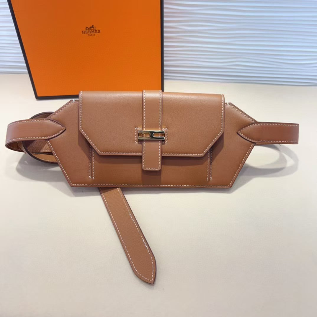 HM KELLY BELT BAG 25 IN BROWN CALFSKIN
