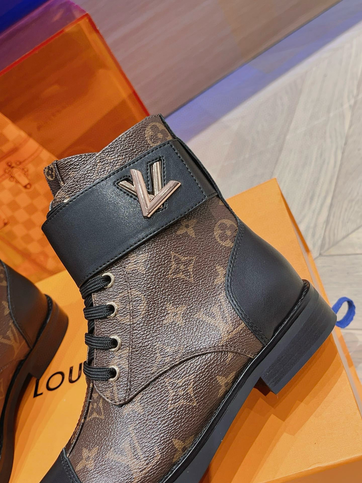 LV BOOTS IN BROWN MONOGRAM CANVAS MIX CALFSKIN