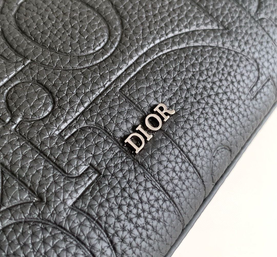 CLUTCH 27 BAG IN BLACK CALFSKIN EMBOSSED LOGO