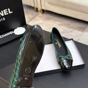 CHANEL 26S BALLET FLATS IN BLACK & GREEN PATENT LEATHER