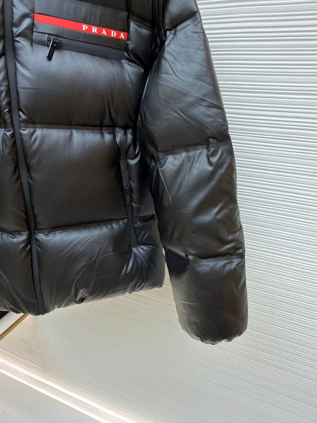PRADA 25S PUFFER JACKET 543