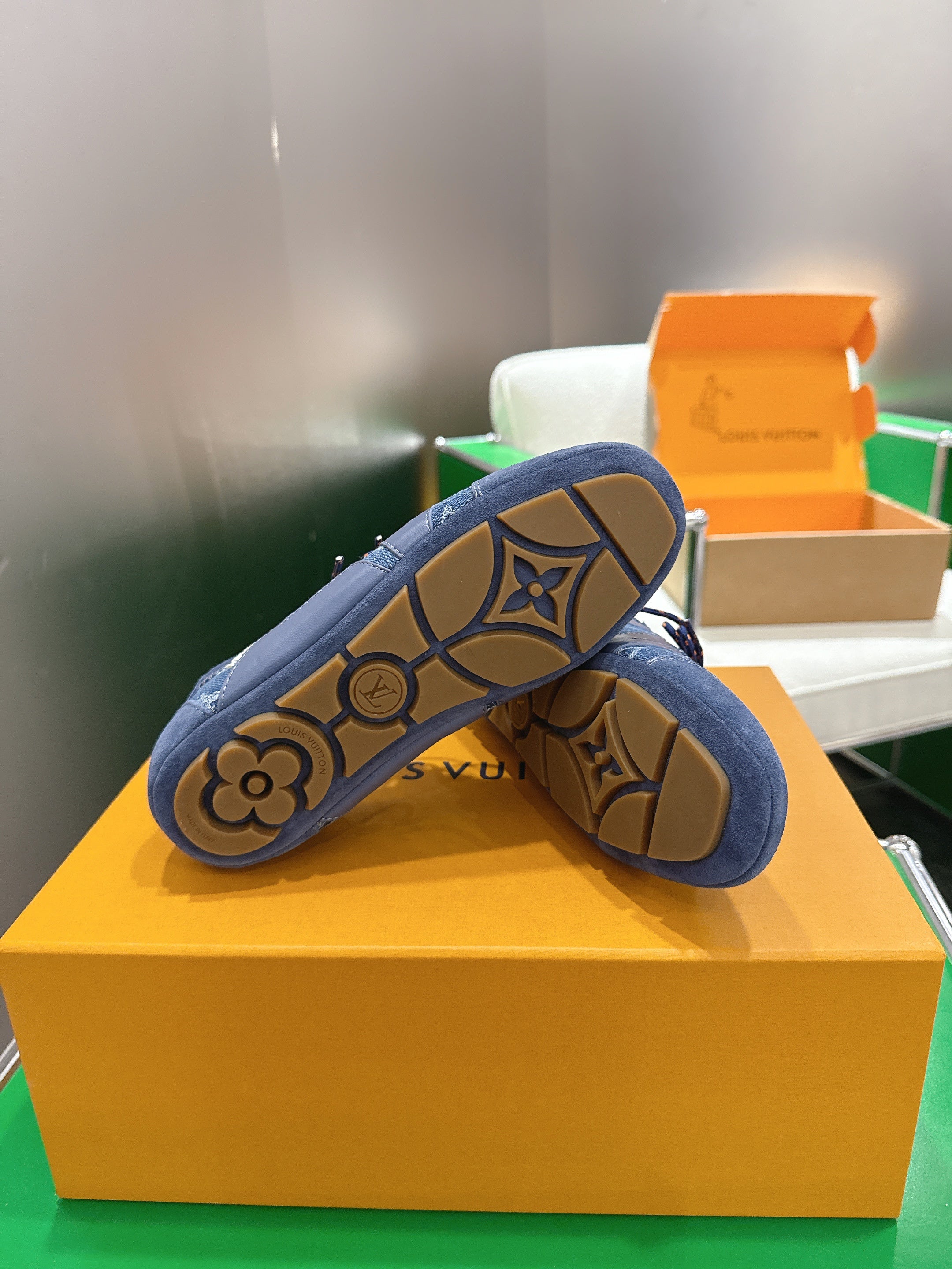 LV 26S SNEAKERS IN BLUE DENIM AND SUEDE WITH FLOWER CHARM