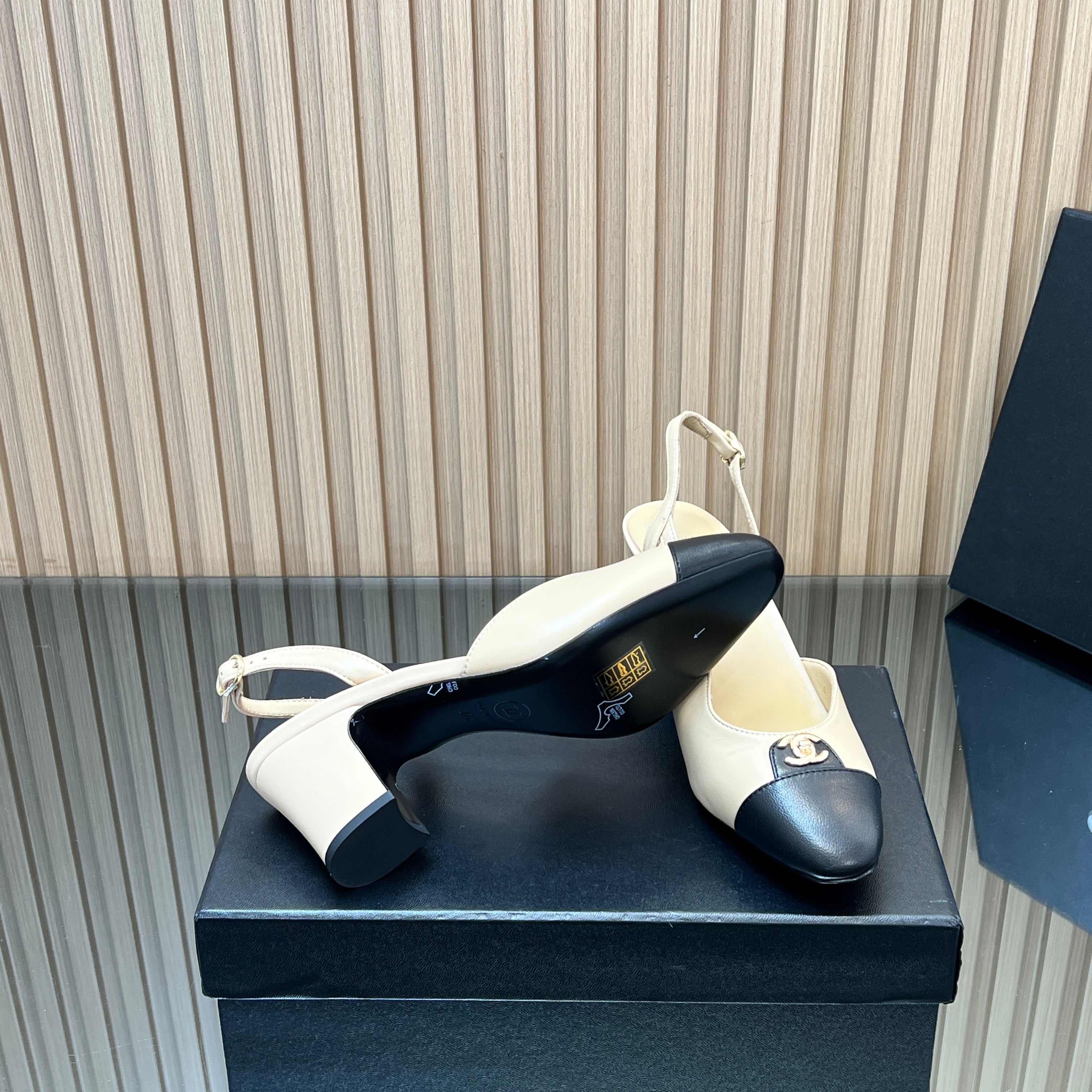 CHANEL 25S SLINGBACK SHOE LOGO 65MM IN BEIGE CALFSKIN GOLD HARDWRE