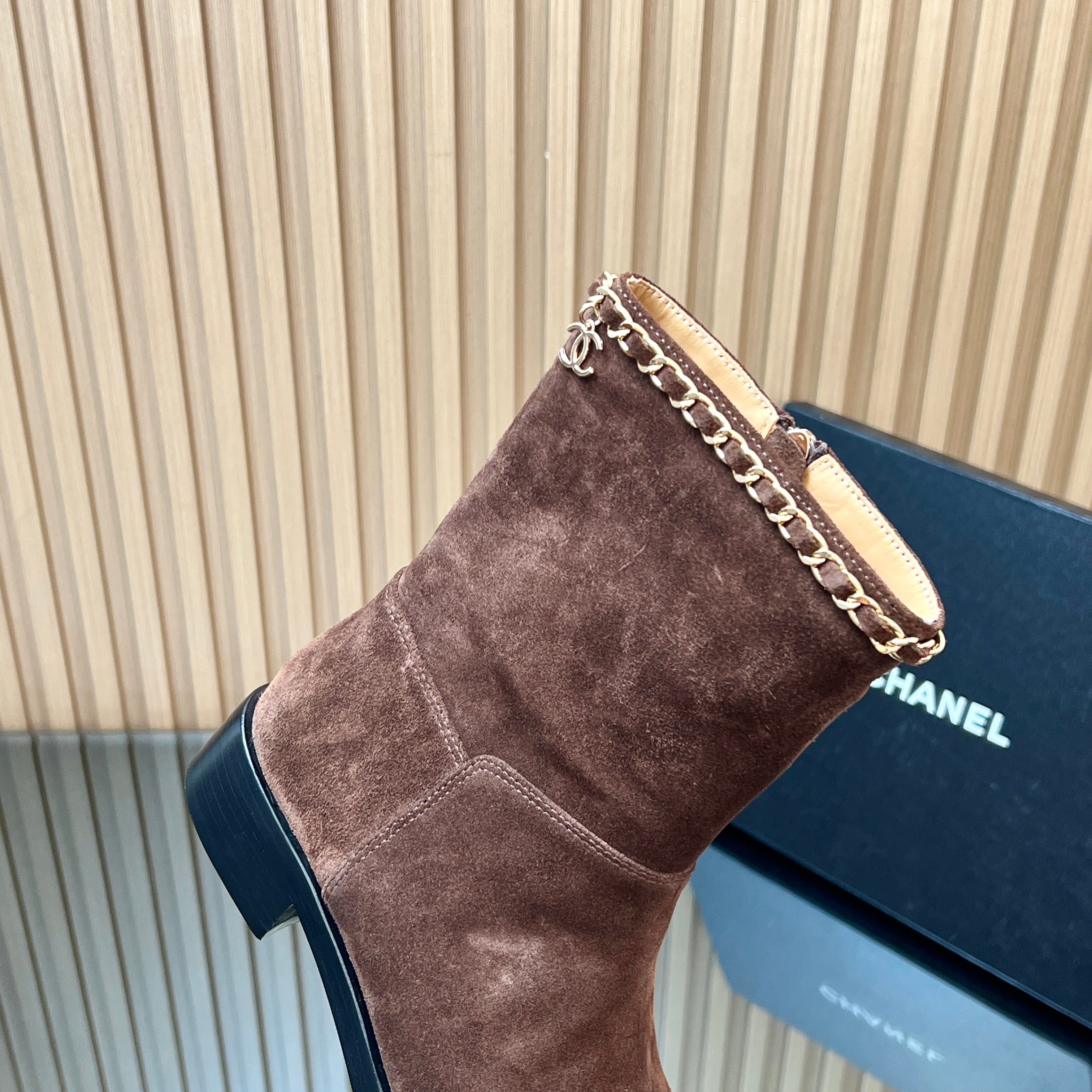 CHANEL 25S SHORT BOOTS WITH CHAIN IN DARK BROWN SUEDE
