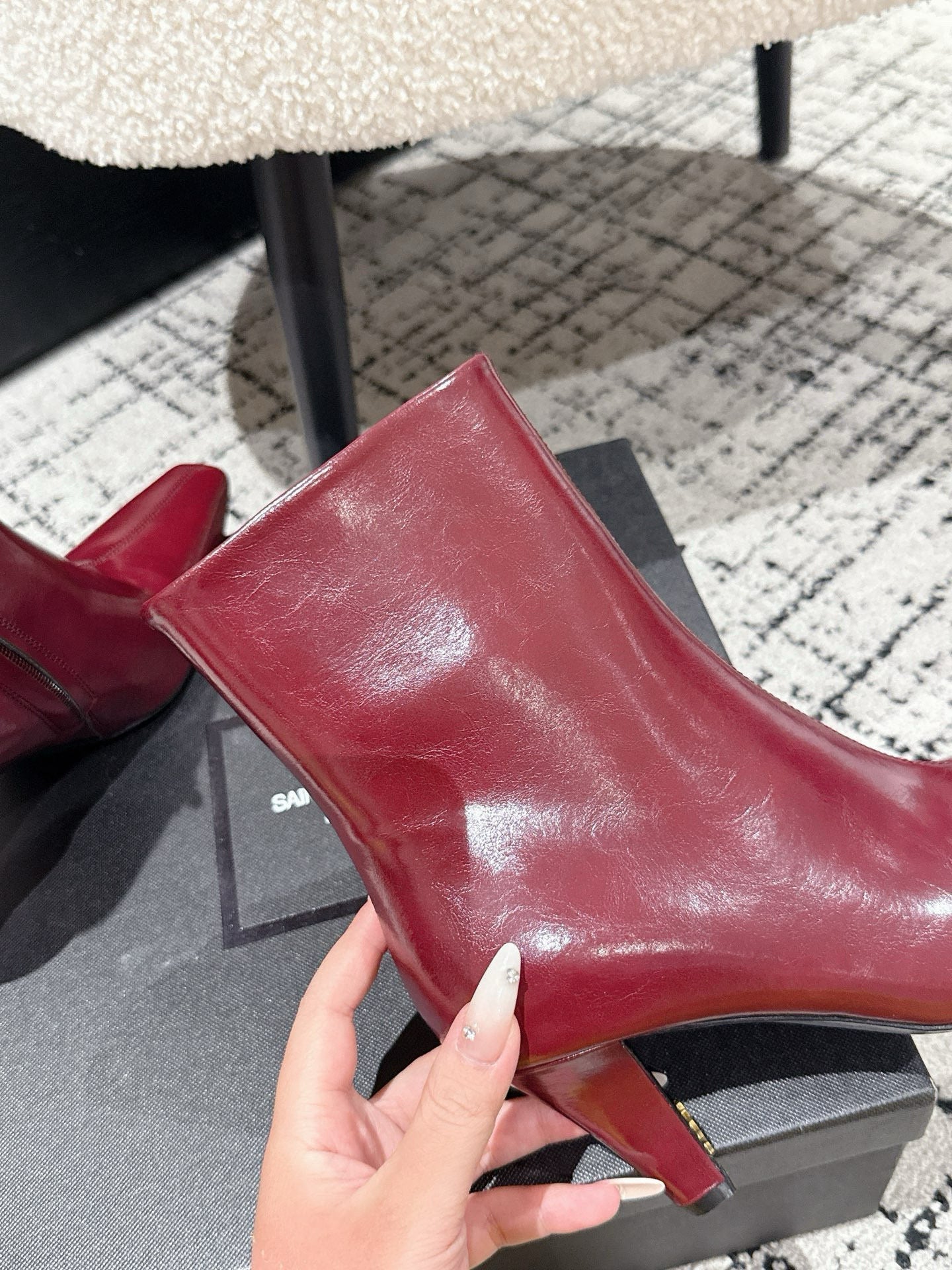 YSL 25S HEELED ANKLE BOOTS 70 MM IN WINE RED SHINY LAMBSKIN