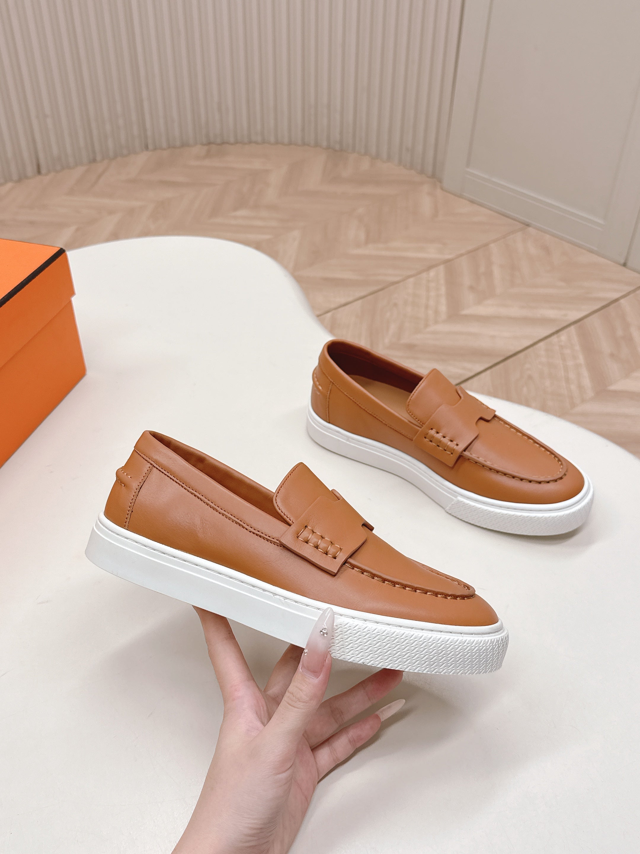 HM 25S SLIP-ON IN BROWN LAMBSKIN