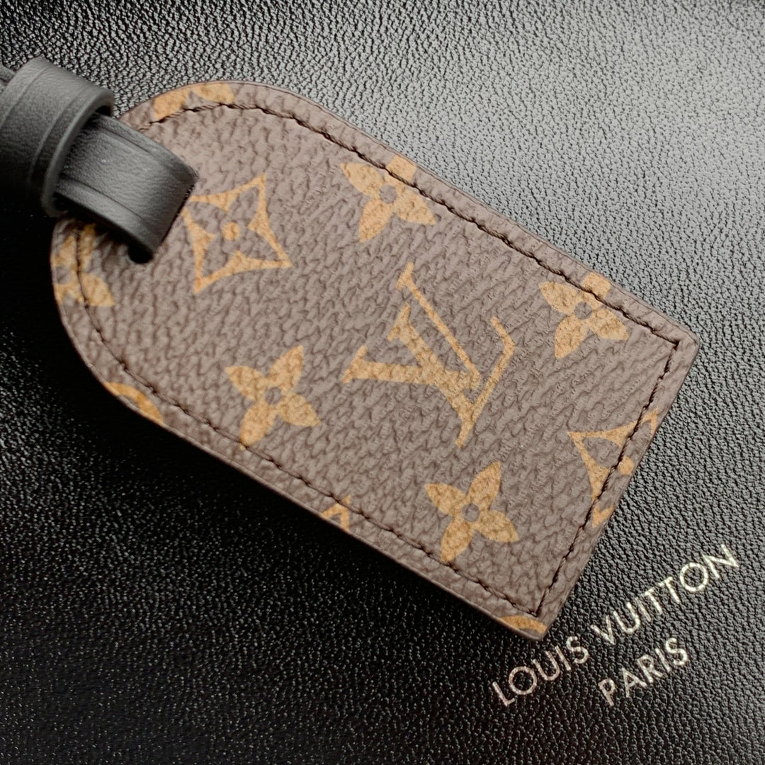 SPEEDY CARGO VIBE 28 IN BLACK LAMBSKIN MONOGRAM LOGO TAG