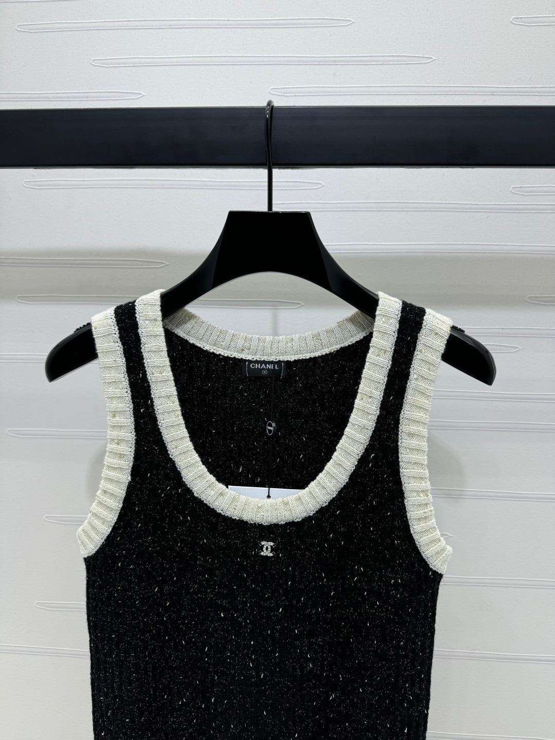 CHANEL ROUND-NECK SEQUIN KNIT VEST 274865