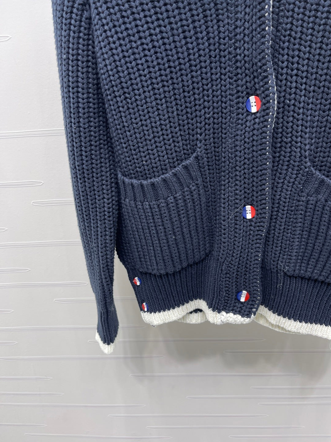 THOM 26S CARDIGAN STYLE 71